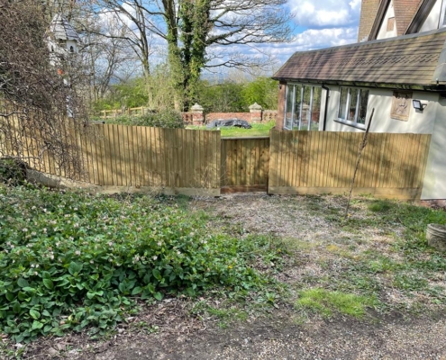Garden fencing with gate